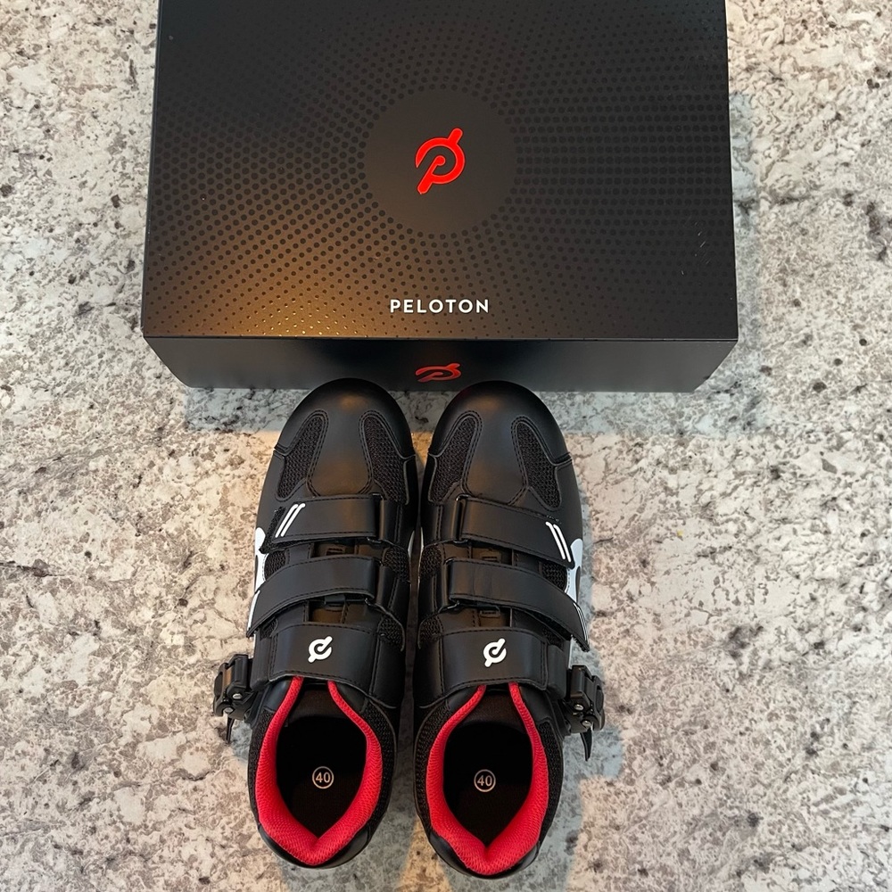 Peleton Shoes Size 40 (9 US)